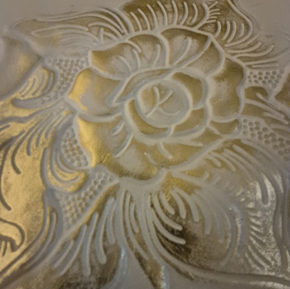 Patricia Nash CAPRI White Gold Tooled Leather Wristlet Wallet Bag - Picture 2 of 8